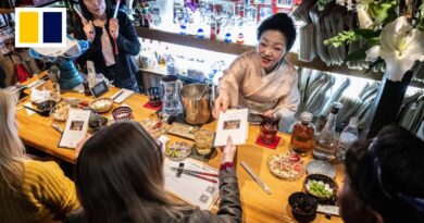 Tourists get taste of old Japan at hidden ‘snack bars’
