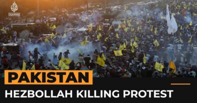 Clashes as Pakistanis protest over Hezbollah leader’s killing | AJ #shorts