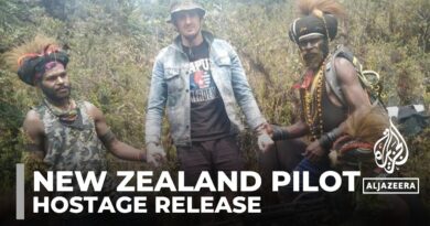 New Zealand pilot Phillip Mehrtens freed by Papua rebels after 19 months