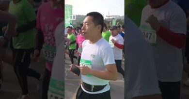 Man in China interrupts half-marathon attempting to be in winner’s photo #shorts