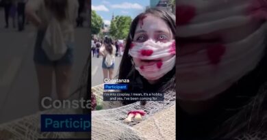 Zombies walk in Chile | DW News