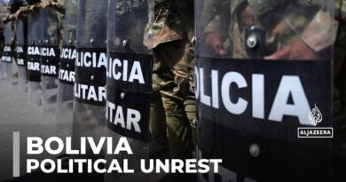 Bolivia political unrest: Supporters of Evo Morales take soldiers hostage