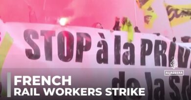 French rail workers strike: Protest against restructuring plans