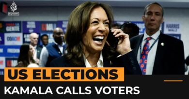 Kamala Harris calls voters from DNC phone bank | AJ #shorts