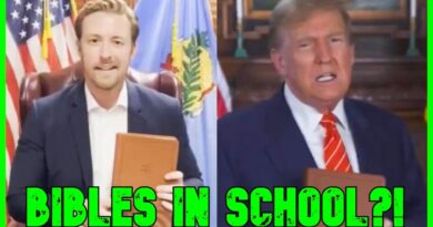 MAGA Freak Forces TRUMP BIBLES Into Public Schools | The Kyle Kulinski Show