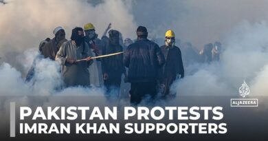 Pakistan protests: Security forces crackdown on Imran Khan supporters