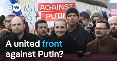 Prominent Russian opposition exiles lead anti-Putin protest in Berlin, demand end to war in Ukraine