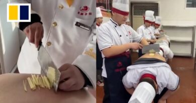 Trainee chefs slice potatoes on classmates’ backs, sparking safety concerns