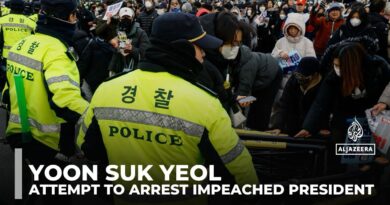 Attempt to arrest impeached president: Thousands protest for and against Yoon Suk Yeol