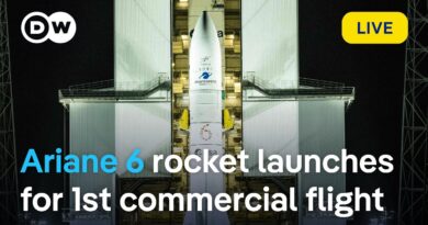 Europe’s heavy-lift Ariane 6 rocket launches to make first commercial flight | DW News